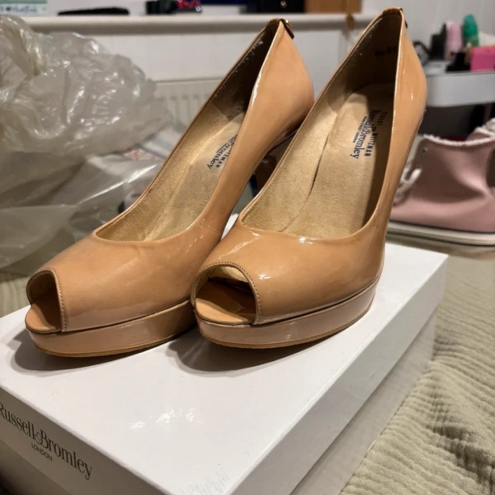 Nude Peep-Toe Heels